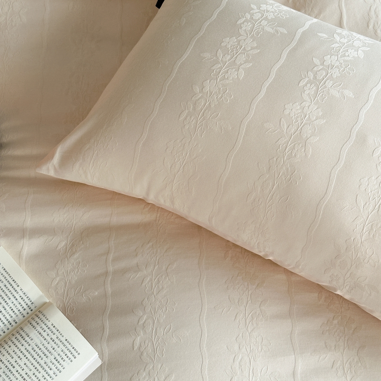 91家纺网 家纺一手货源 找家纺 卡巴伦家纺 2026新款全棉纯棉厚织提花四件套 曼柔-香槟