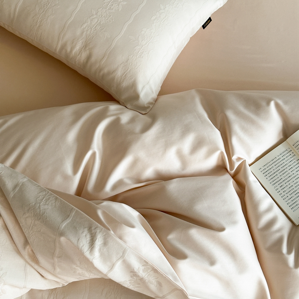 91家纺网 家纺一手货源 找家纺 卡巴伦家纺 2026新款全棉纯棉厚织提花四件套 曼柔-香槟