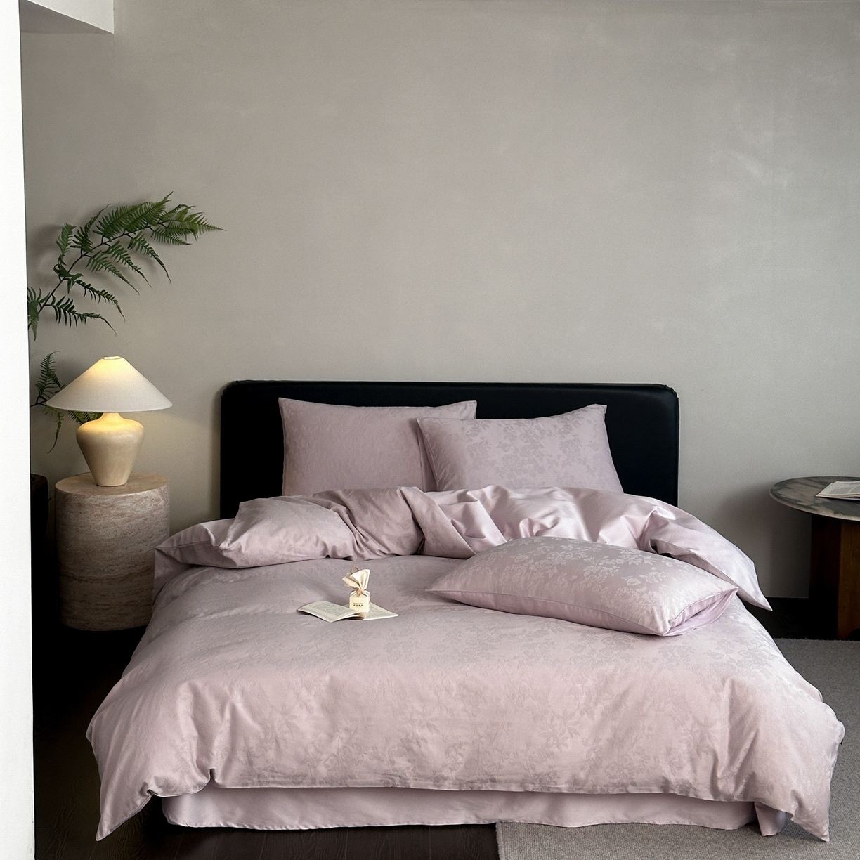 91家纺网 家纺一手货源 找家纺 卡巴伦家纺 2026新款全棉纯棉厚织提花四件套 那年花开-浪漫紫