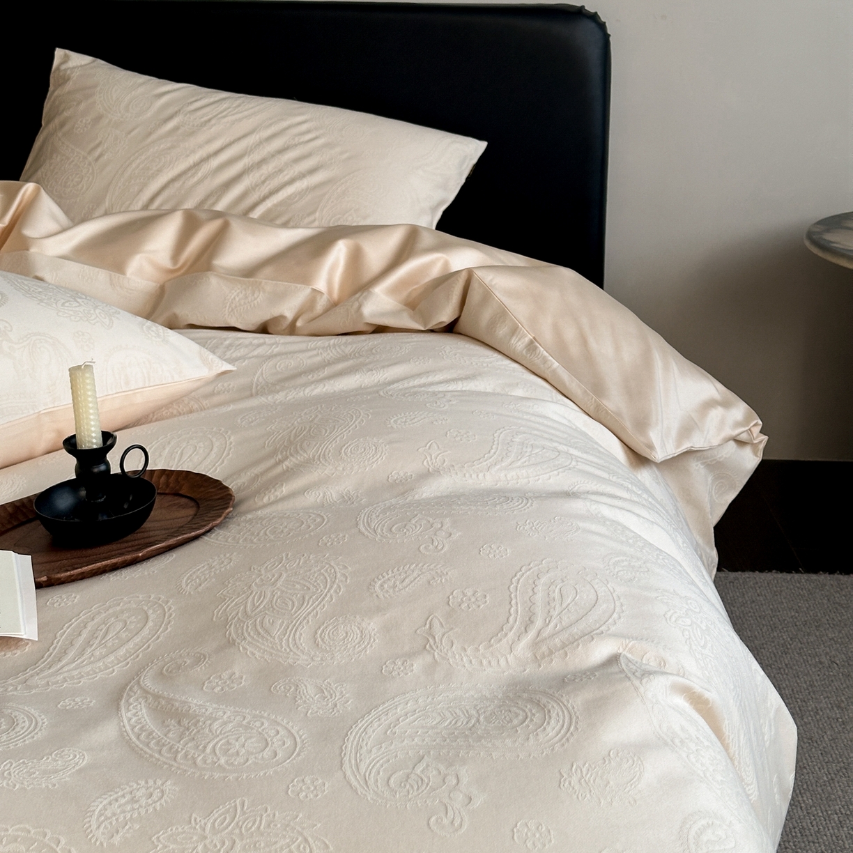 91家纺网 家纺一手货源 找家纺 卡巴伦家纺 2026新款全棉纯棉厚织提花四件套 佩斯利-奶茶