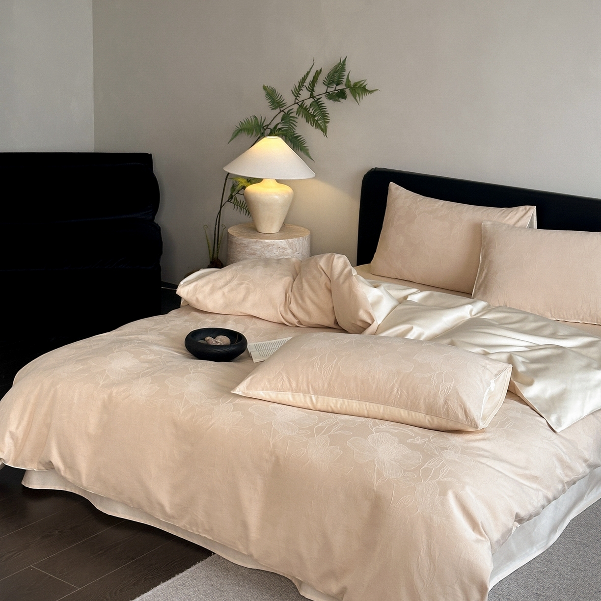 91家纺网 家纺一手货源 找家纺 卡巴伦家纺 2026新款全棉纯棉厚织提花四件套 雅初-奶茶