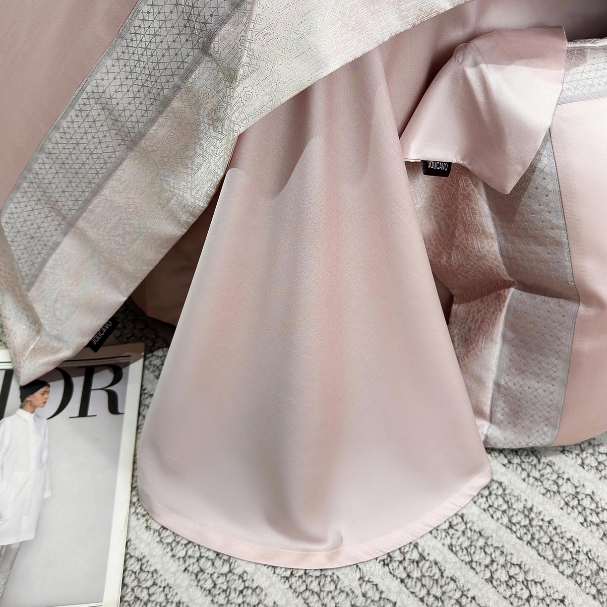 91家纺网 家纺一手货源 找家纺  2026新品高端轻奢风A类贡缎长绒棉四件套纯棉重工刺绣被套床单高级感床笠床上用品-格拉芙 格拉芙-芸粉