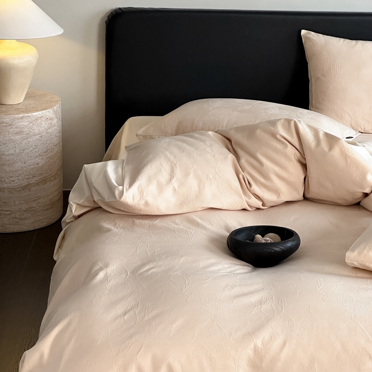 91家纺网 家纺一手货源 找家纺 卡巴伦家纺 2026新款全棉纯棉厚织提花四件套 雅初-奶茶