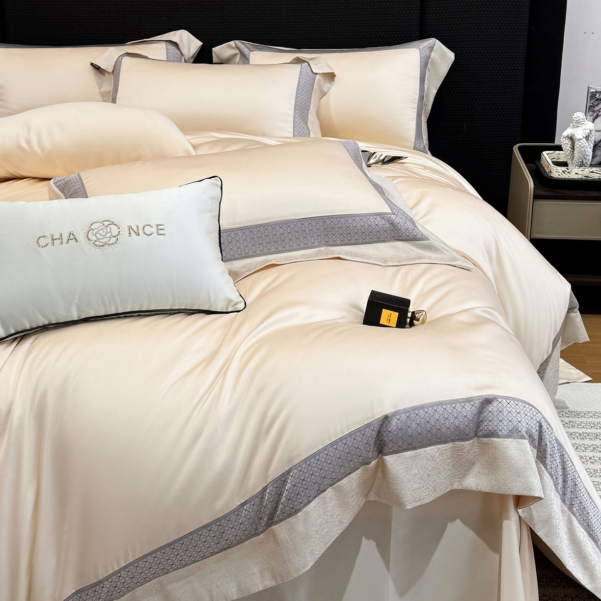 91家纺网 家纺一手货源 找家纺  2026新品高端轻奢风A类贡缎长绒棉四件套纯棉重工刺绣被套床单高级感床笠床上用品-格拉芙 格拉芙-柔杏