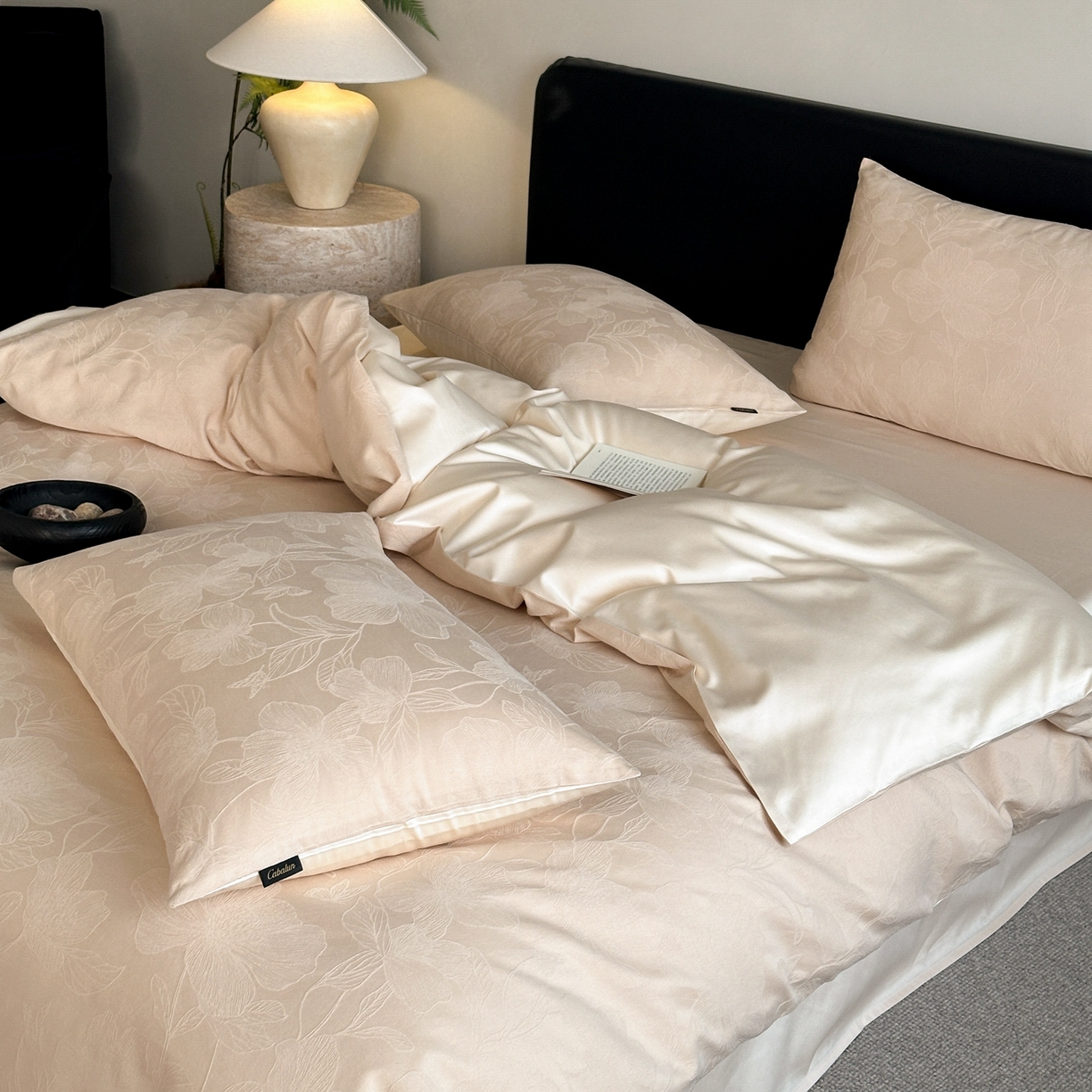 91家纺网 家纺一手货源 找家纺 卡巴伦家纺 2026新款全棉纯棉厚织提花四件套 雅初-奶茶