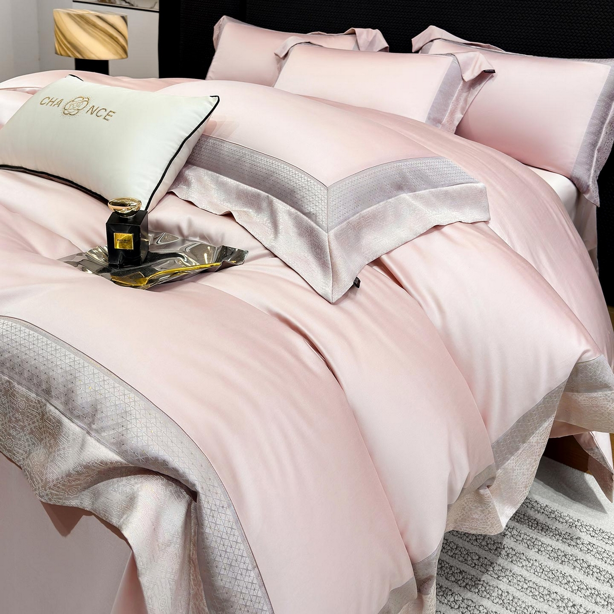 91家纺网 家纺一手货源 找家纺 （总） 2026新款高端轻奢风A类贡缎长绒棉四件套纯棉重工刺绣被套床单高级感床笠床上用品