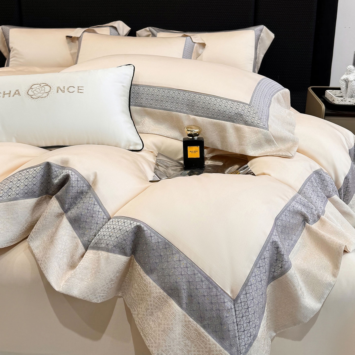 91家纺网 家纺一手货源 找家纺 （总） 2026新款高端轻奢风A类贡缎长绒棉四件套纯棉重工刺绣被套床单高级感床笠床上用品