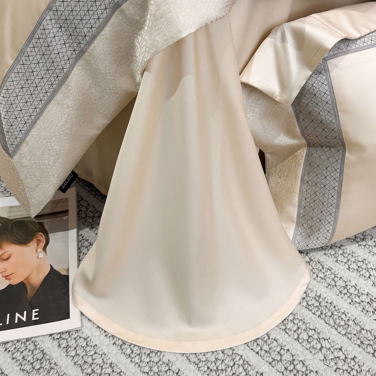 91家纺网 家纺一手货源 找家纺  2026新款高端轻奢风A类贡缎长绒棉四件套纯棉重工刺绣被套床单高级感床笠床上用品 格拉芙-柔杏