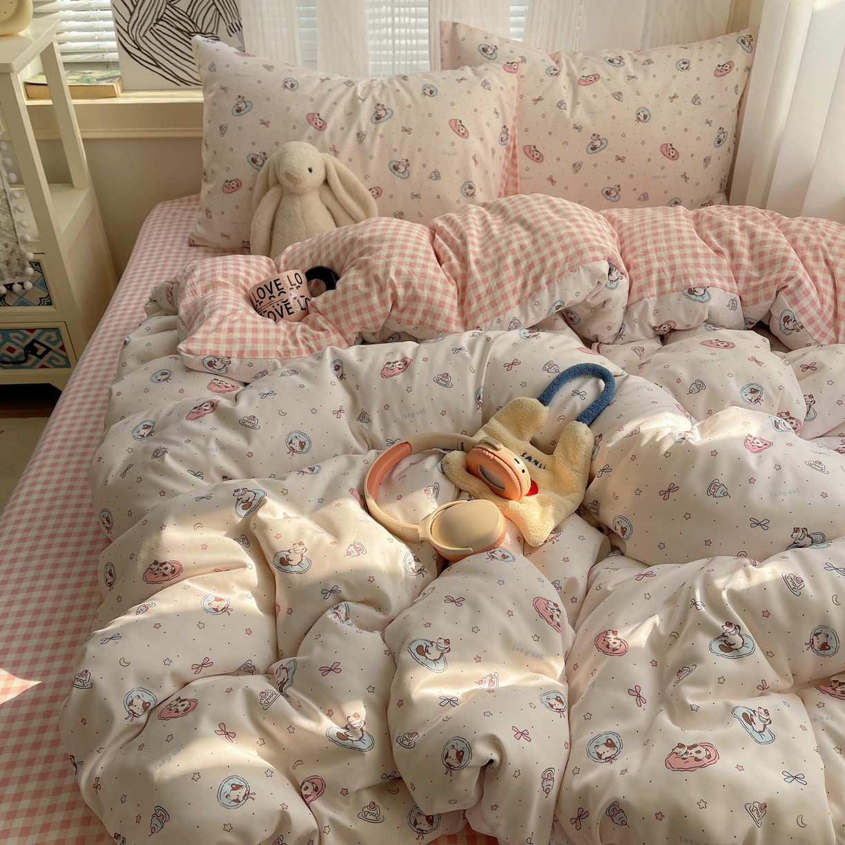 91家纺网 家纺一手货源 找家纺 繁花家居 2026简单款水洗棉四件套学生床三件套 小软猫