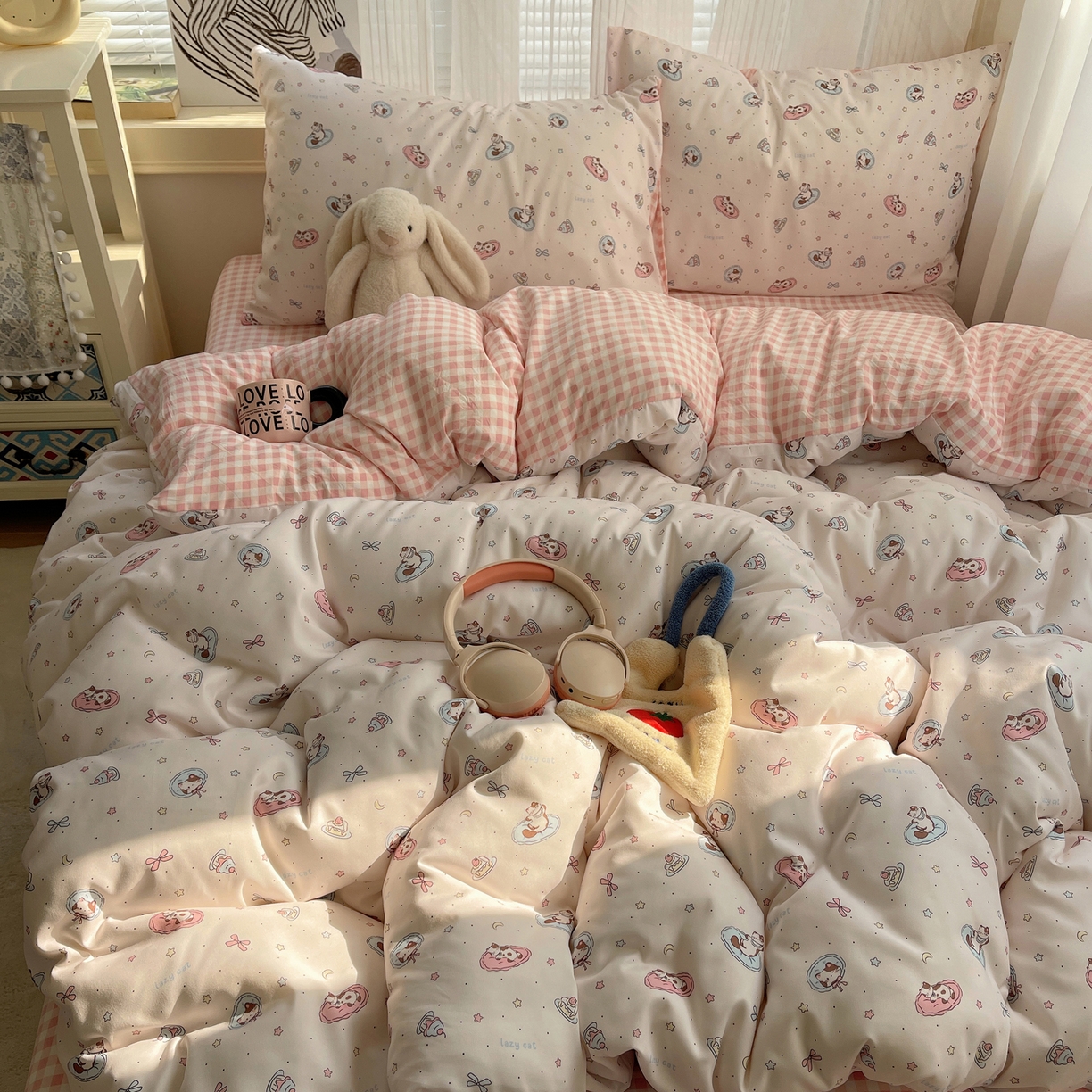 91家纺网 家纺一手货源 找家纺 繁花家居 2026简单款水洗棉四件套学生床三件套 小软猫