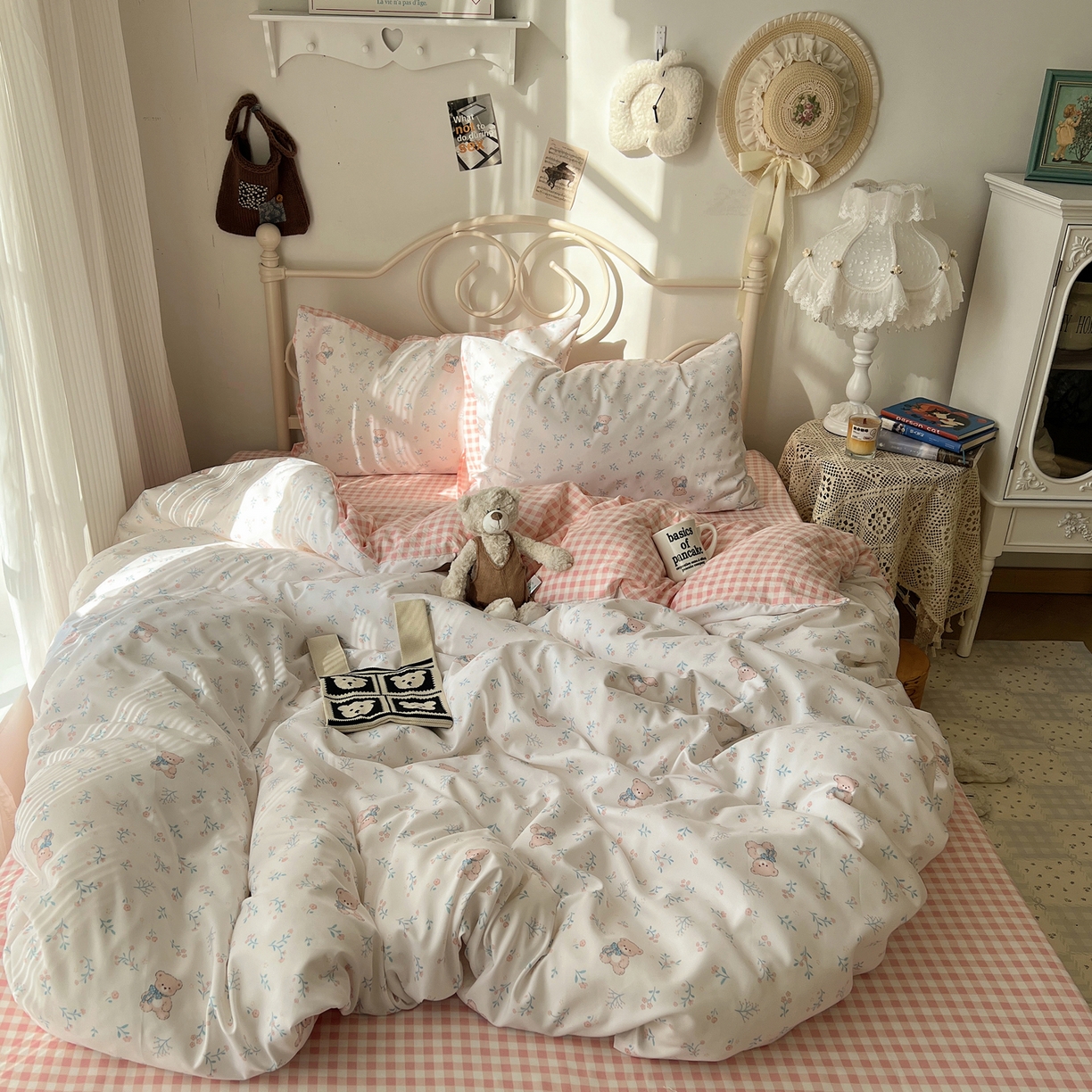 91家纺网 家纺一手货源 找家纺 繁花家居 2026简单款水洗棉四件套学生床三件套 粉格-小花熊