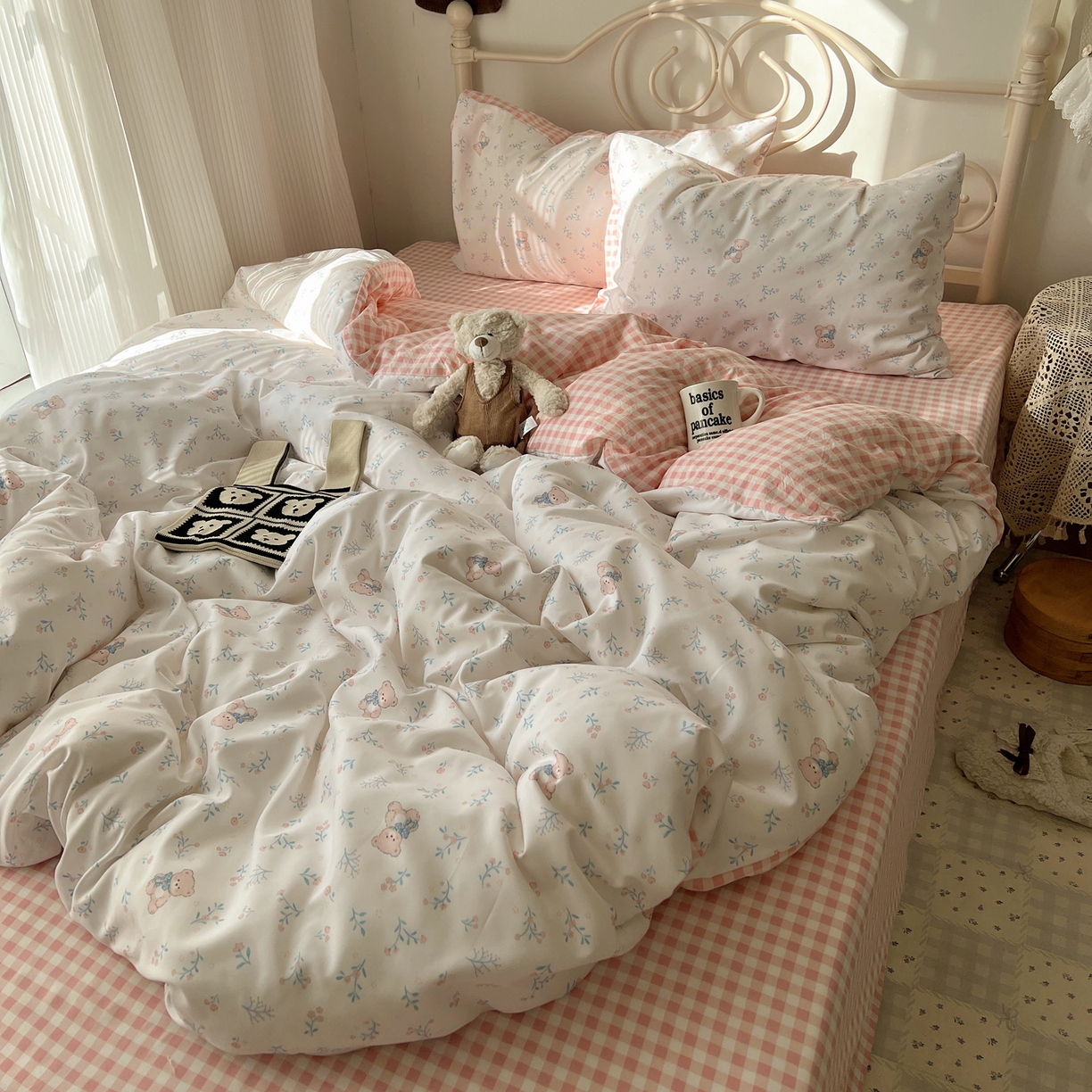 91家纺网 家纺一手货源 找家纺 繁花家居 2026简单款水洗棉四件套学生床三件套 粉格-小花熊