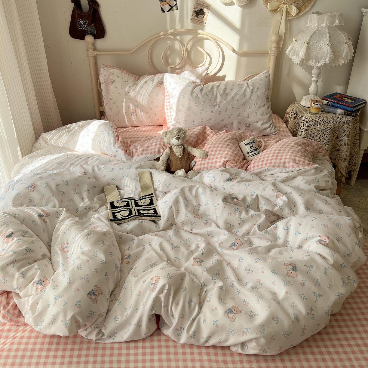 91家纺网 家纺一手货源 找家纺 繁花家居 2026简单款水洗棉四件套学生床三件套 粉格-小花熊