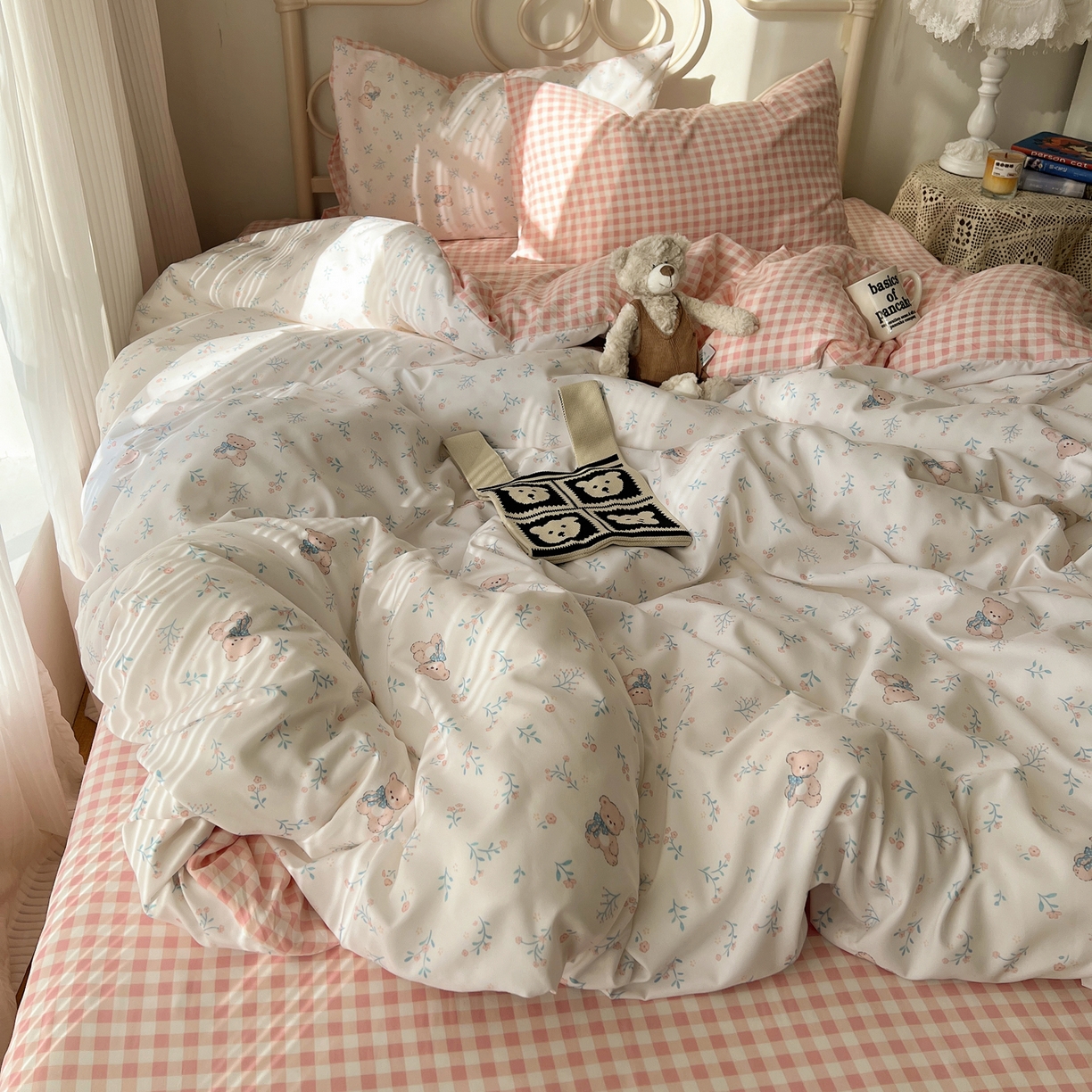 91家纺网 家纺一手货源 找家纺 繁花家居 2026简单款水洗棉四件套学生床三件套 粉格-小花熊