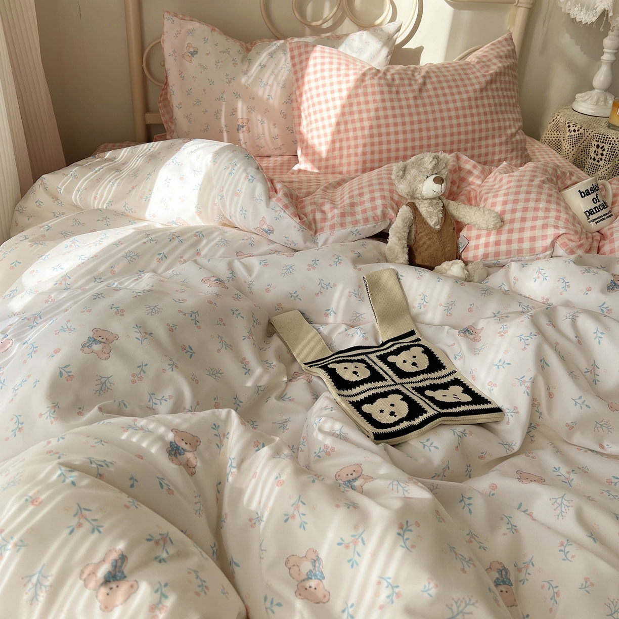 91家纺网 家纺一手货源 找家纺 繁花家居 2026简单款水洗棉四件套学生床三件套 粉格-小花熊