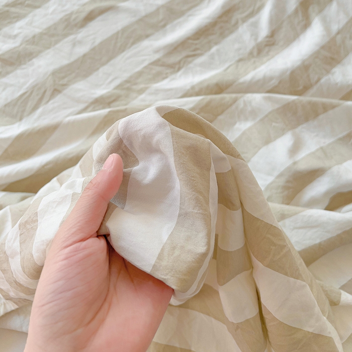 91家纺网 家纺一手货源 找家纺 爱彼家纺 2026春夏新款中条床单水洗棉亲肤柔软床单三件套-条纹系列一 奶咖中条