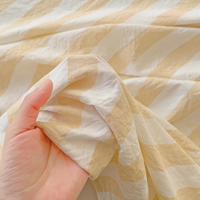 91家纺网 家纺一手货源 找家纺 爱彼家纺 2026春夏新款中条床单水洗棉亲肤柔软床单三件套-条纹系列一 浅驼中条