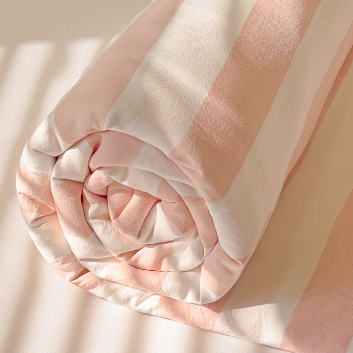 91家纺网 家纺一手货源 找家纺 爱彼家纺 2026春夏新款中条床单水洗棉亲肤柔软床单三件套-条纹系列一 雅粉中条