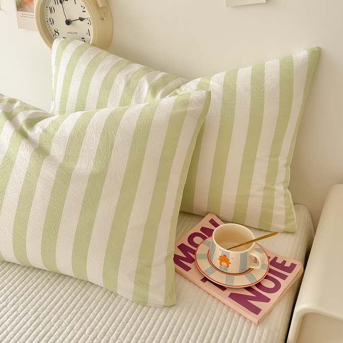 91家纺网 家纺一手货源 找家纺 爱彼家纺 2026新款条纹系列中条枕套一只一对装亲肤柔软-春夏新品 水洗棉条纹果绿