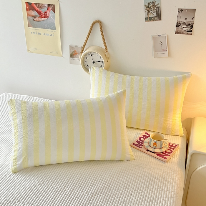 91家纺网 家纺一手货源 找家纺 爱彼家纺 2026新款条纹系列中条枕套一只一对装亲肤柔软-春夏新品 水洗棉条纹鹅黄