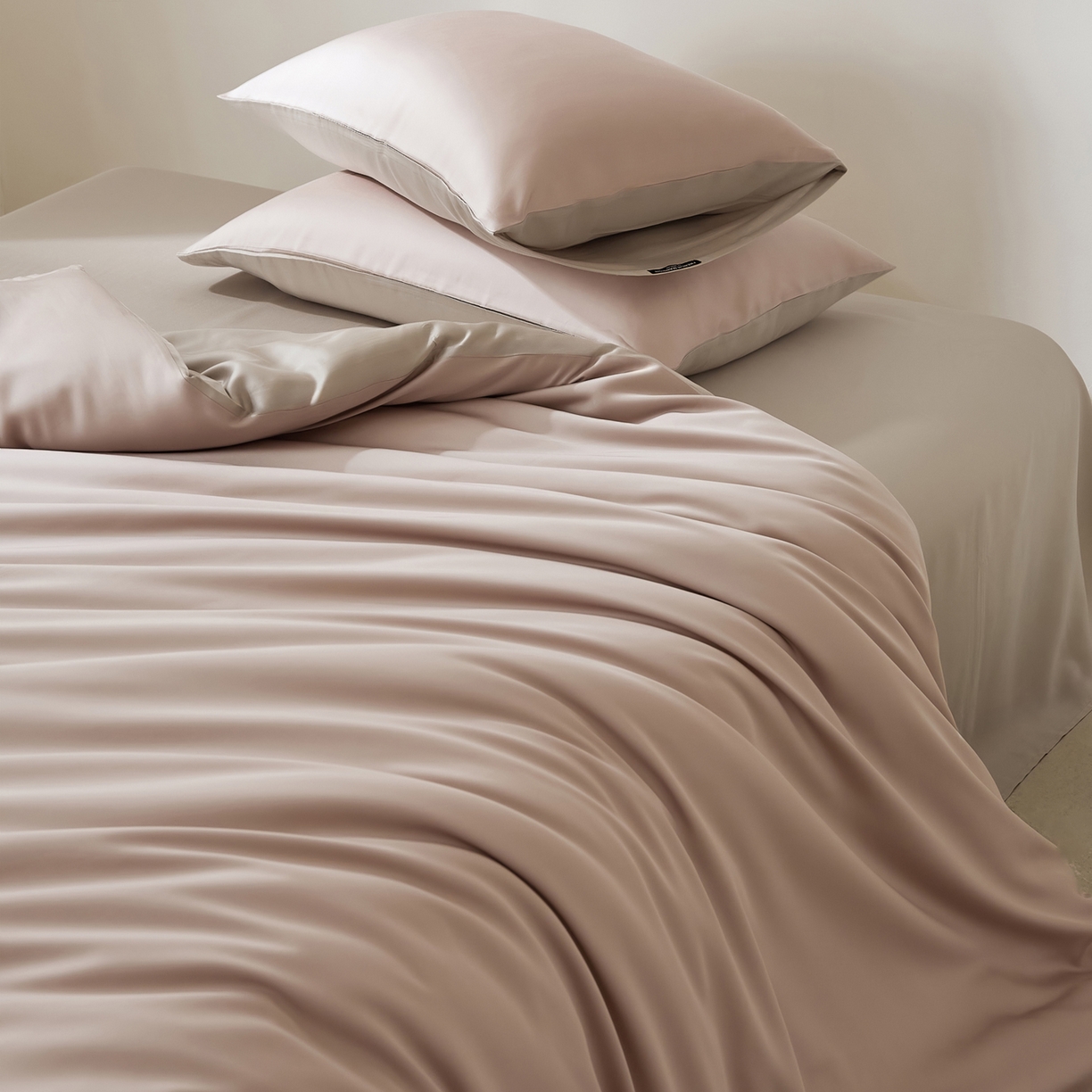 91家纺网 家纺一手货源 找家纺 EH家居 2026新款天丝仲夏夜之梦系列四件套 仲夏-粉灰