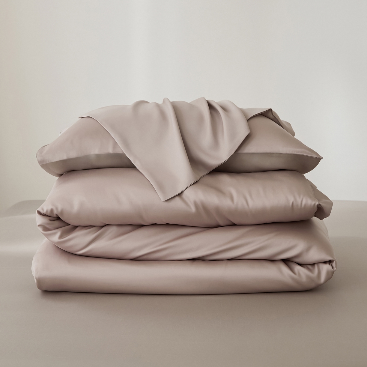 91家纺网 家纺一手货源 找家纺 EH家居 2026新款天丝仲夏夜之梦系列四件套 仲夏-粉灰