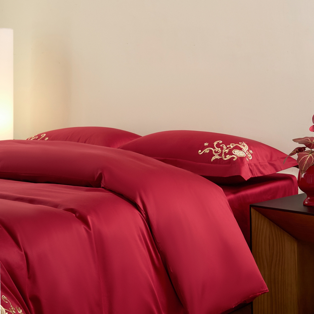 91家纺网 家纺一手货源 找家纺 （总）ONE TWO ONE 121 【会员-20】 【控价商品】【提供买家秀】  2026新款100s长绒棉全棉床上用品结婚四件套刺绣款