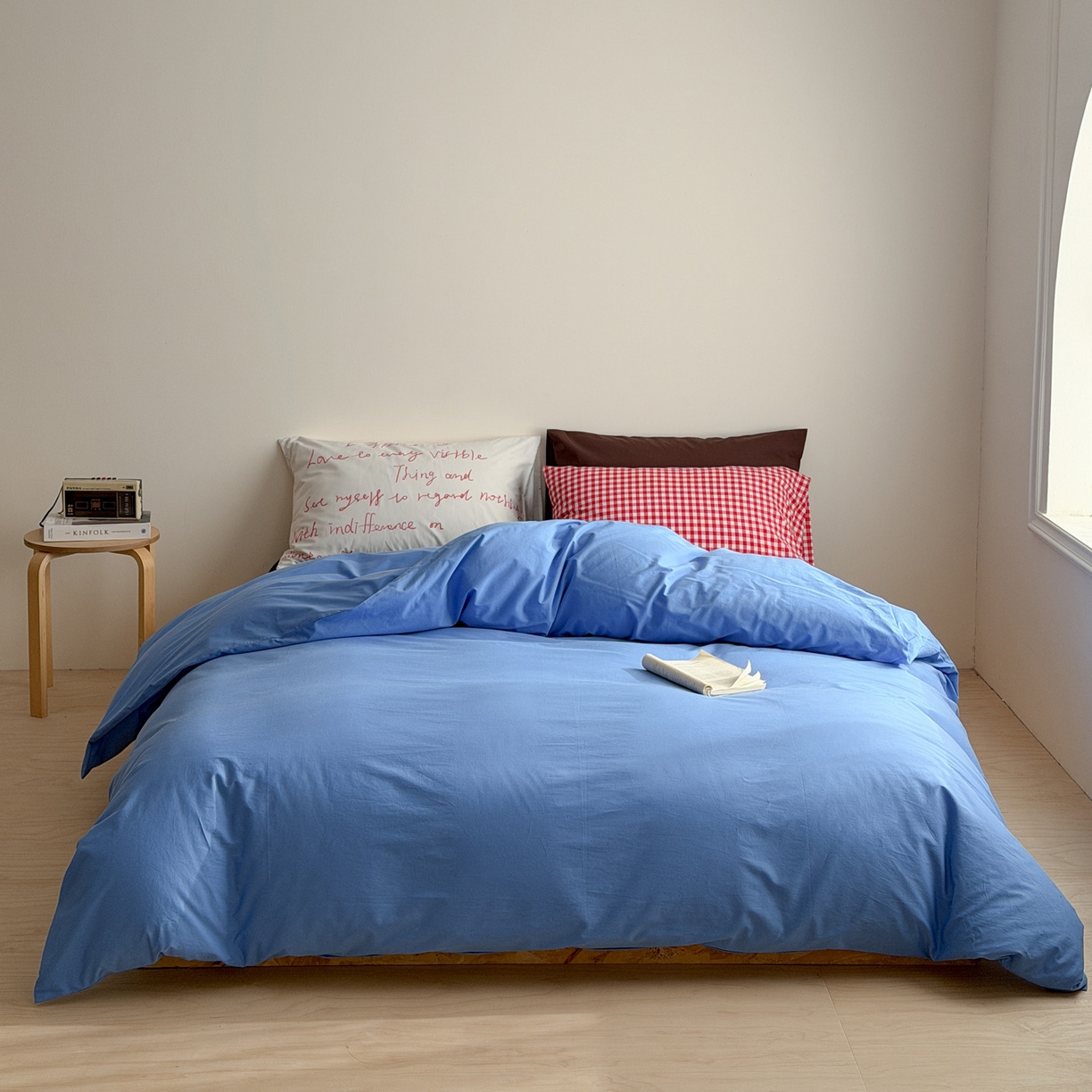 91家纺网 家纺一手货源 找家纺 艾沁家纺 2026新款40s全棉水洗棉色织水洗棉撞色四件套 斯里兰卡-枕套（红格+巧克力）