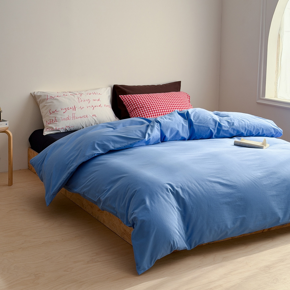 91家纺网 家纺一手货源 找家纺 艾沁家纺 2026新款40s全棉水洗棉色织水洗棉撞色四件套 斯里兰卡-枕套（红格+巧克力）