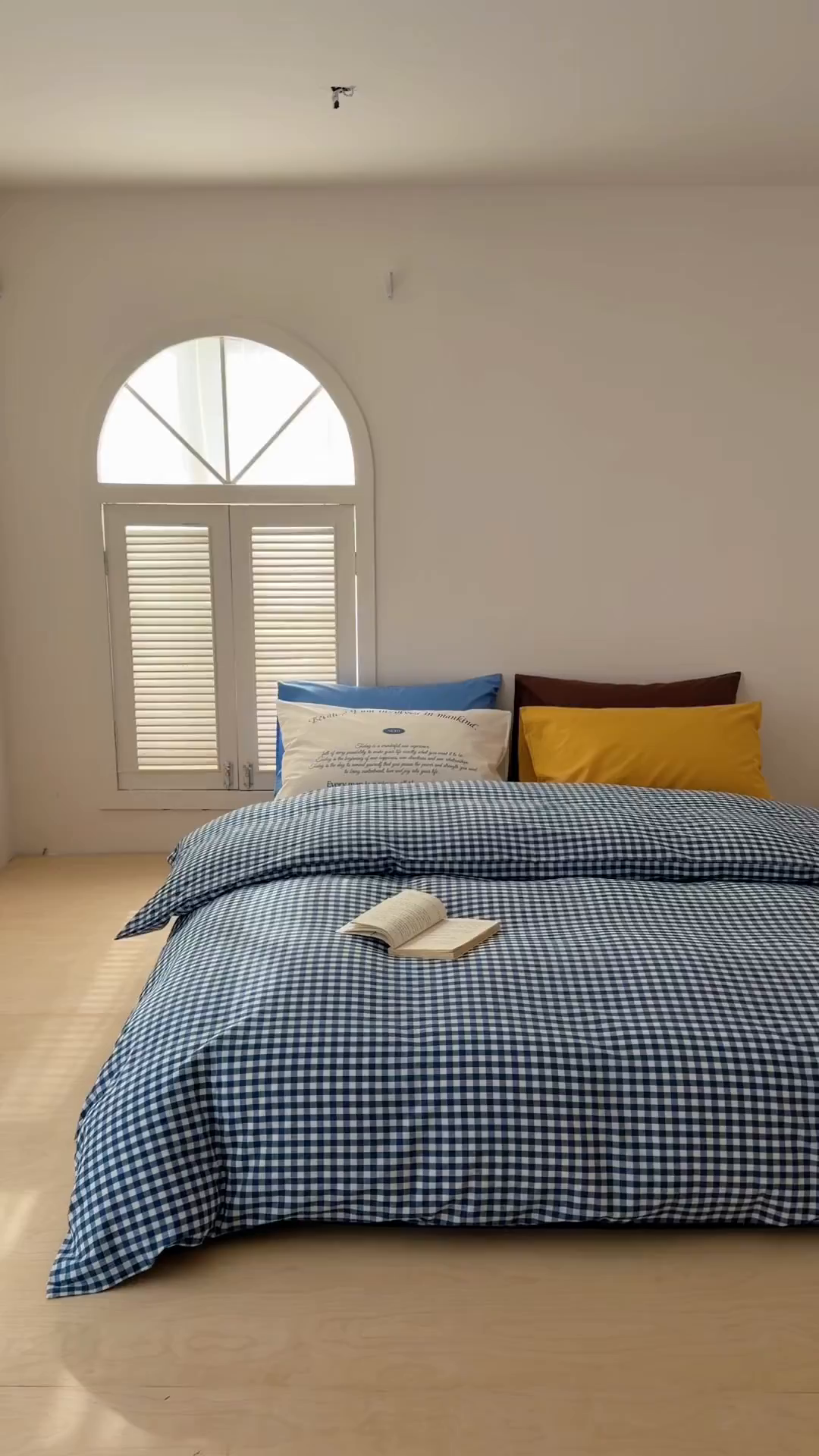 91家纺网 家纺一手货源 找家纺 艾沁家纺 2026新款全棉色织水洗棉格子条纹混搭四件套 佛罗伦萨-枕套（姜黄+天真蓝）