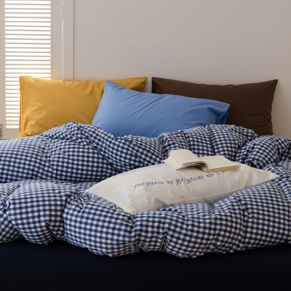 91家纺网 家纺一手货源 找家纺 艾沁家纺 2026新款全棉色织水洗棉格子条纹混搭四件套 佛罗伦萨-枕套（天真蓝+巧克力）