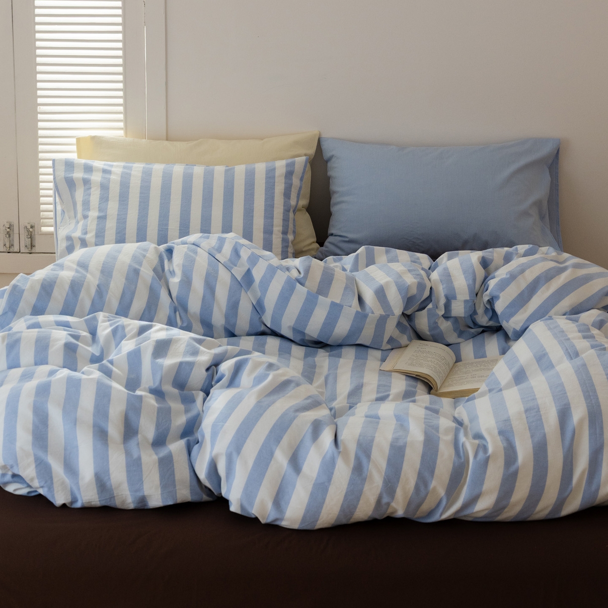 91家纺网 家纺一手货源 找家纺 艾沁家纺 2026新款全棉色织水洗棉格子条纹混搭四件套 优山美地-枕套（蓝条+奶黄）