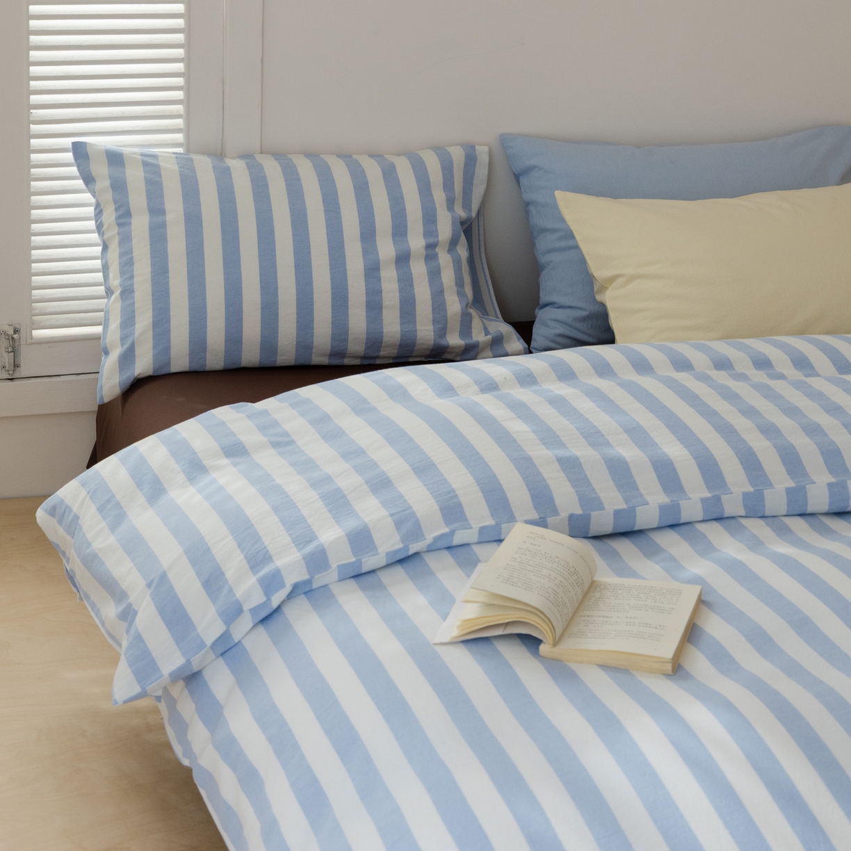 91家纺网 家纺一手货源 找家纺 艾沁家纺 2026新款全棉色织水洗棉格子条纹混搭四件套 优山美地-枕套（蓝条+浅蓝）