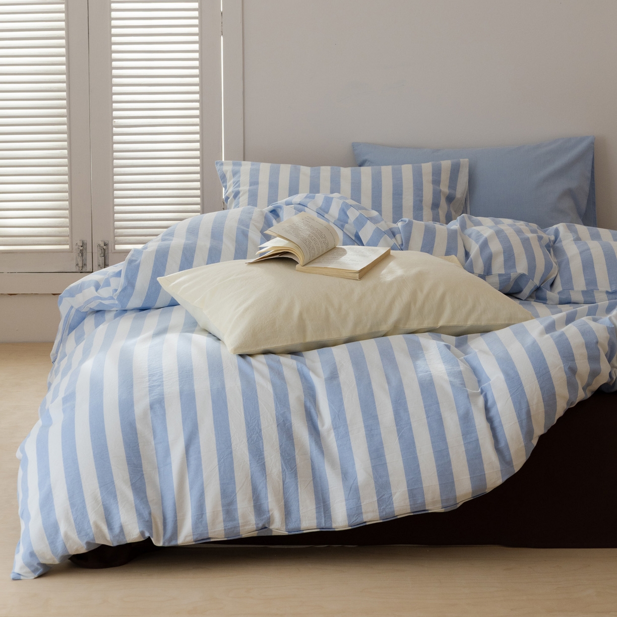 91家纺网 家纺一手货源 找家纺 艾沁家纺 2026新款全棉色织水洗棉格子条纹混搭四件套 优山美地-枕套（蓝条+浅蓝）