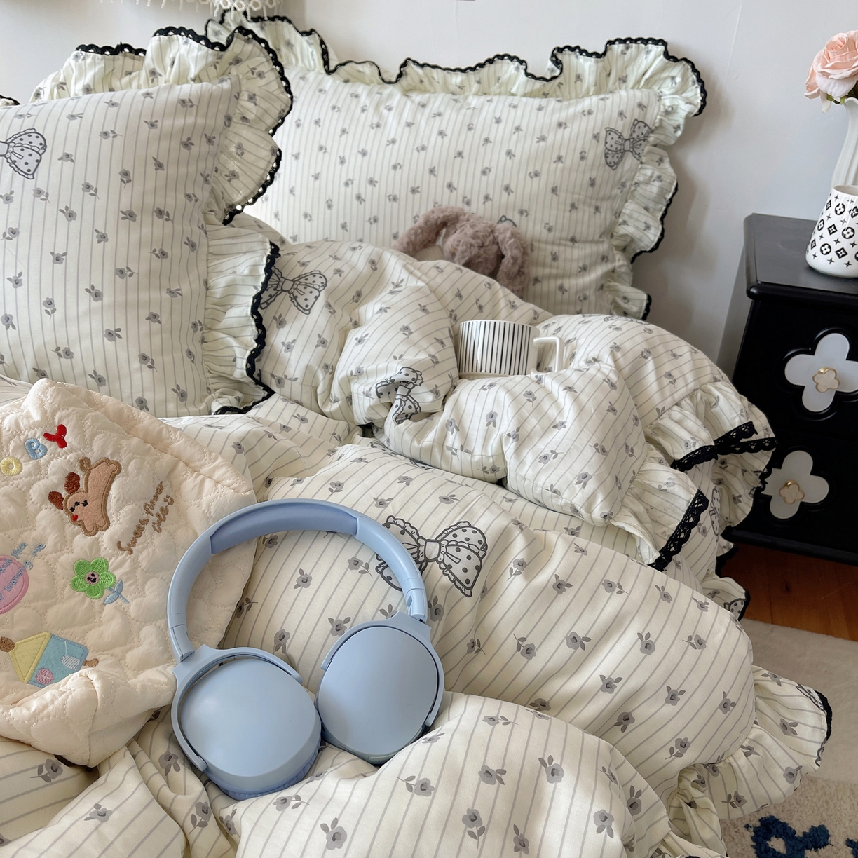 91家纺网 家纺一手货源 找家纺 三朵家纺 2026新款40支13070全棉纯棉韩版法式花边四件套 圆点蝴蝶结