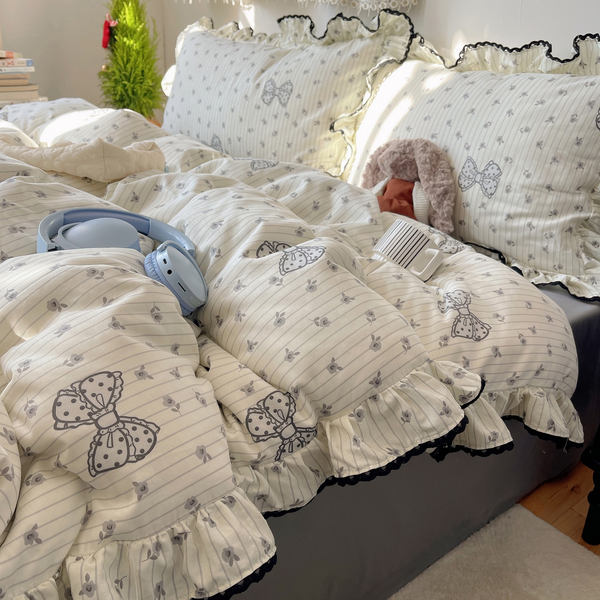 91家纺网 家纺一手货源 找家纺 三朵家纺 2026新款40支13070全棉纯棉韩版法式花边四件套 圆点蝴蝶结