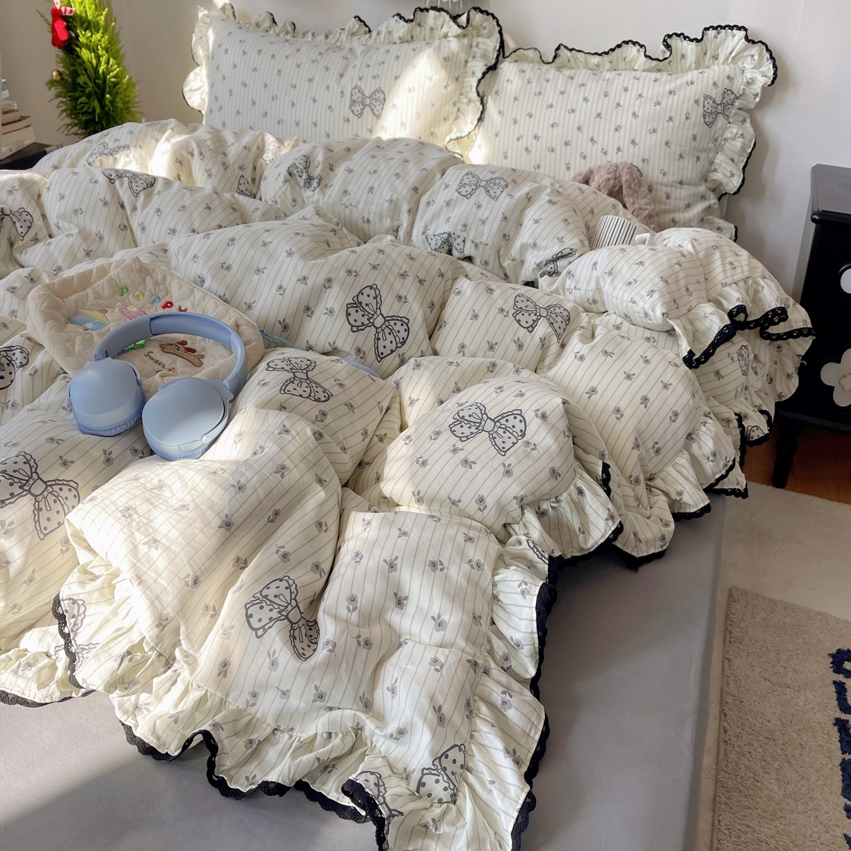 91家纺网 家纺一手货源 找家纺 三朵家纺 2026新款40支13070全棉纯棉韩版法式花边四件套 圆点蝴蝶结