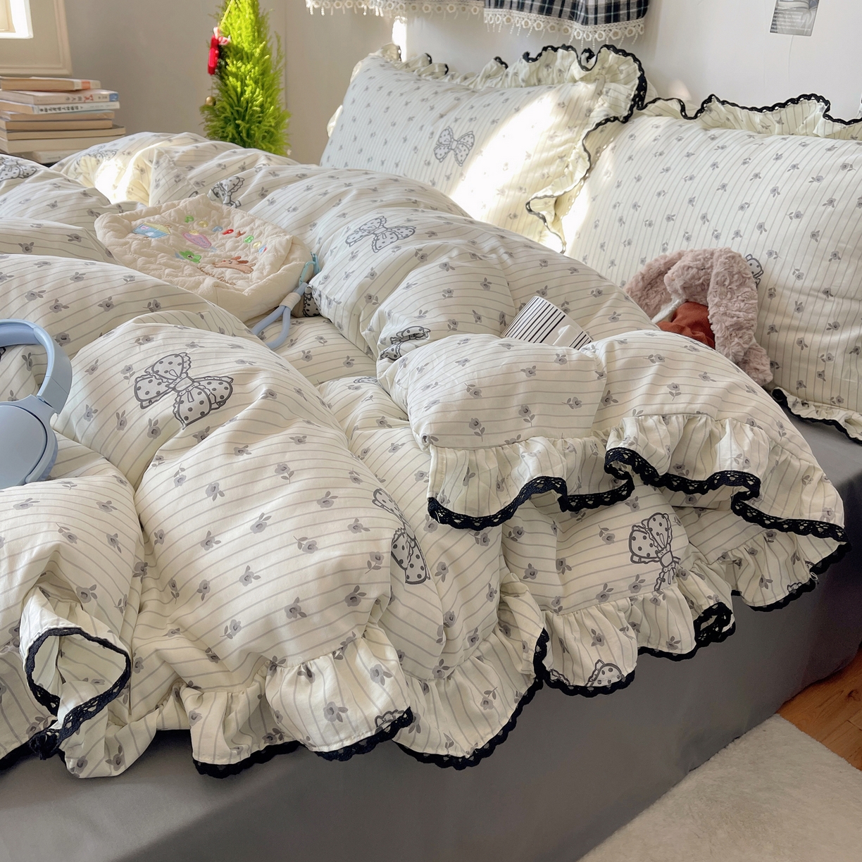 91家纺网 家纺一手货源 找家纺 三朵家纺 2026新款40支13070全棉纯棉韩版法式花边四件套 圆点蝴蝶结