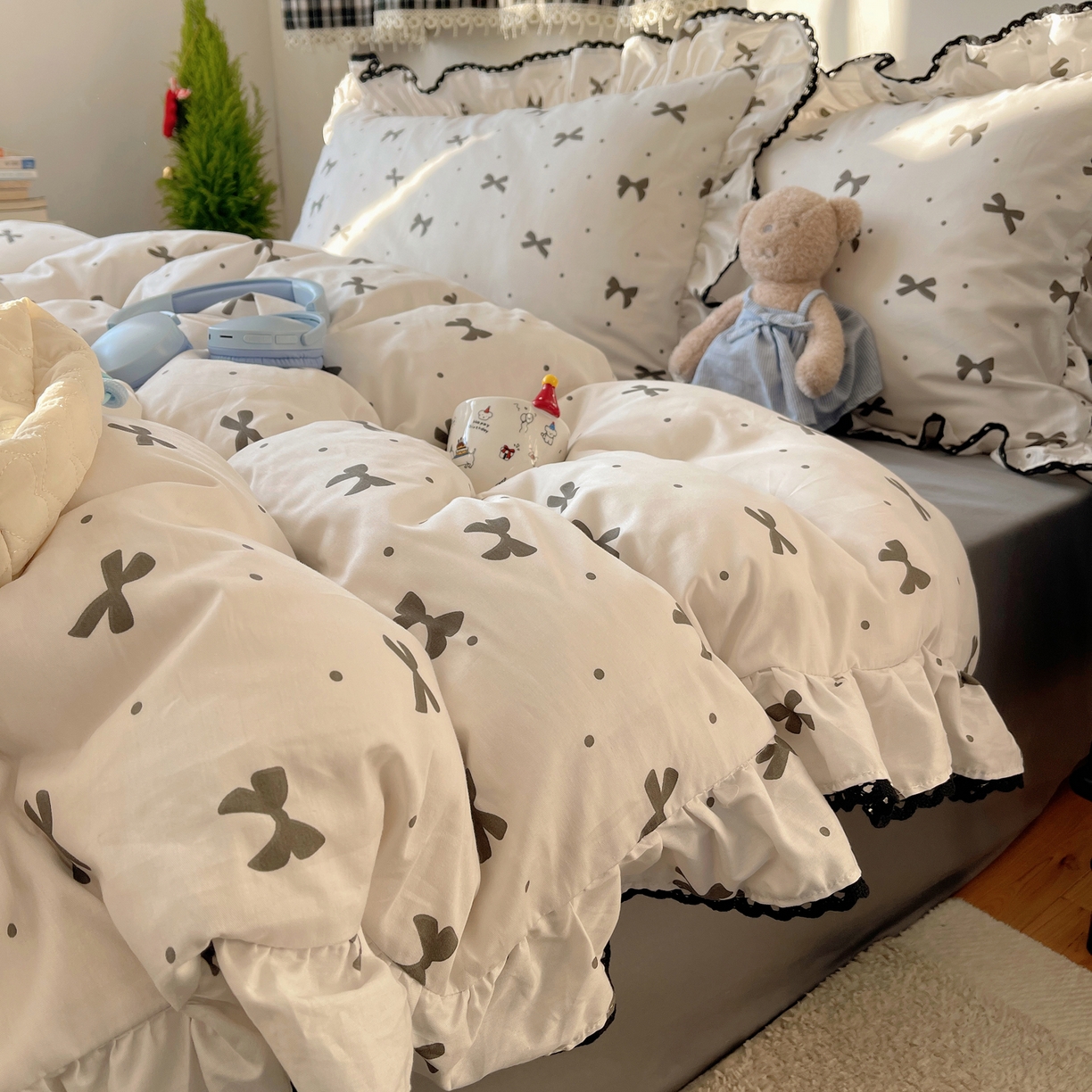 91家纺网 家纺一手货源 找家纺 三朵家纺 2026新款40支13070全棉纯棉韩版法式花边四件套 可爱蝴蝶结