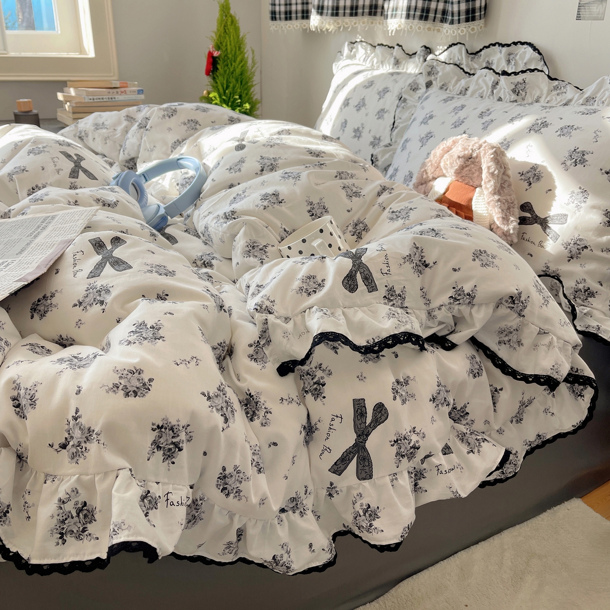 91家纺网 家纺一手货源 找家纺 三朵家纺 2026新款40支13070全棉纯棉韩版法式花边四件套 蝴蝶花语