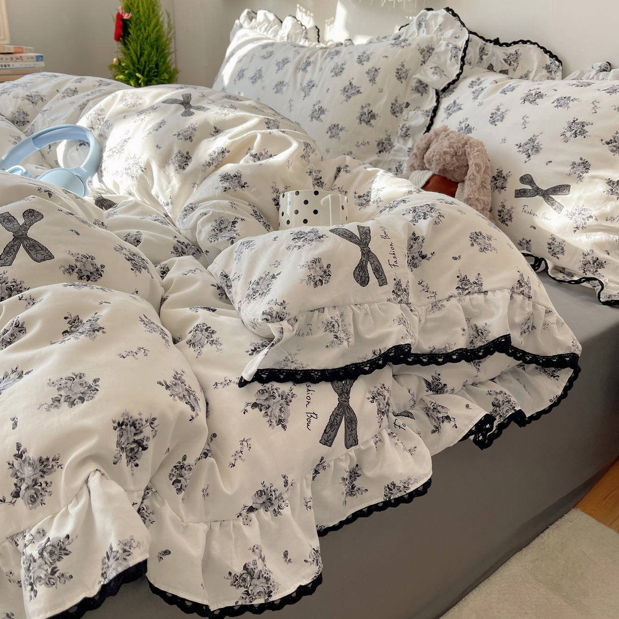 91家纺网 家纺一手货源 找家纺 三朵家纺 2026新款40支13070全棉纯棉韩版法式花边四件套 蝴蝶花语