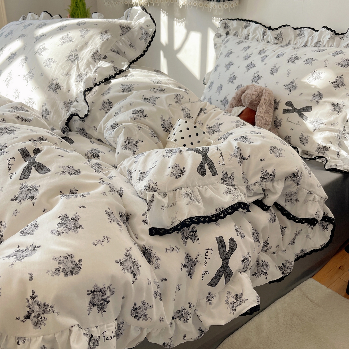 91家纺网 家纺一手货源 找家纺 三朵家纺 2026新款40支13070全棉纯棉韩版法式花边四件套 蝴蝶花语