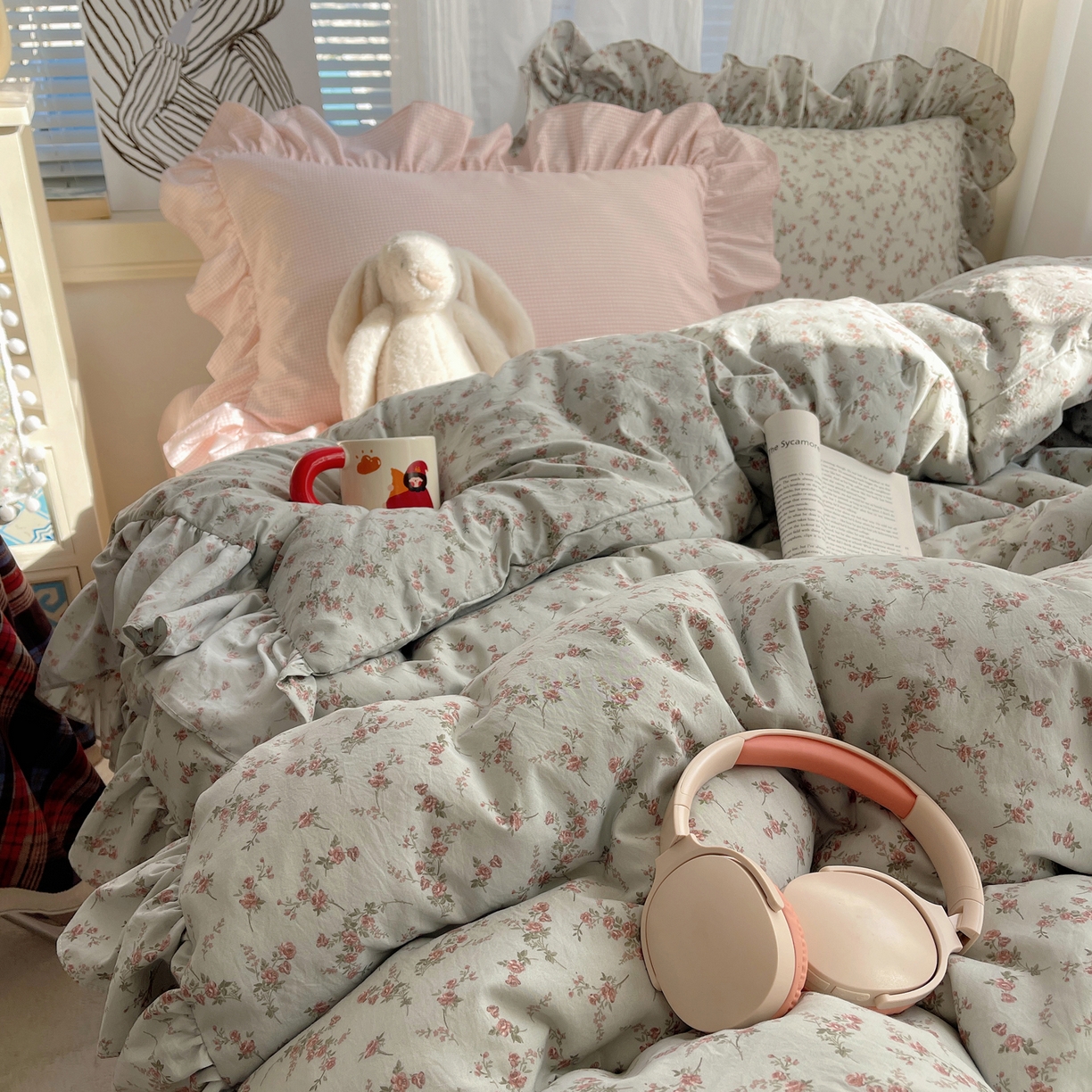 91家纺网 家纺一手货源 找家纺 三朵家纺 2026新款A类云柔水洗棉韩版法式花边云朵棉四件套 惜花灰绿