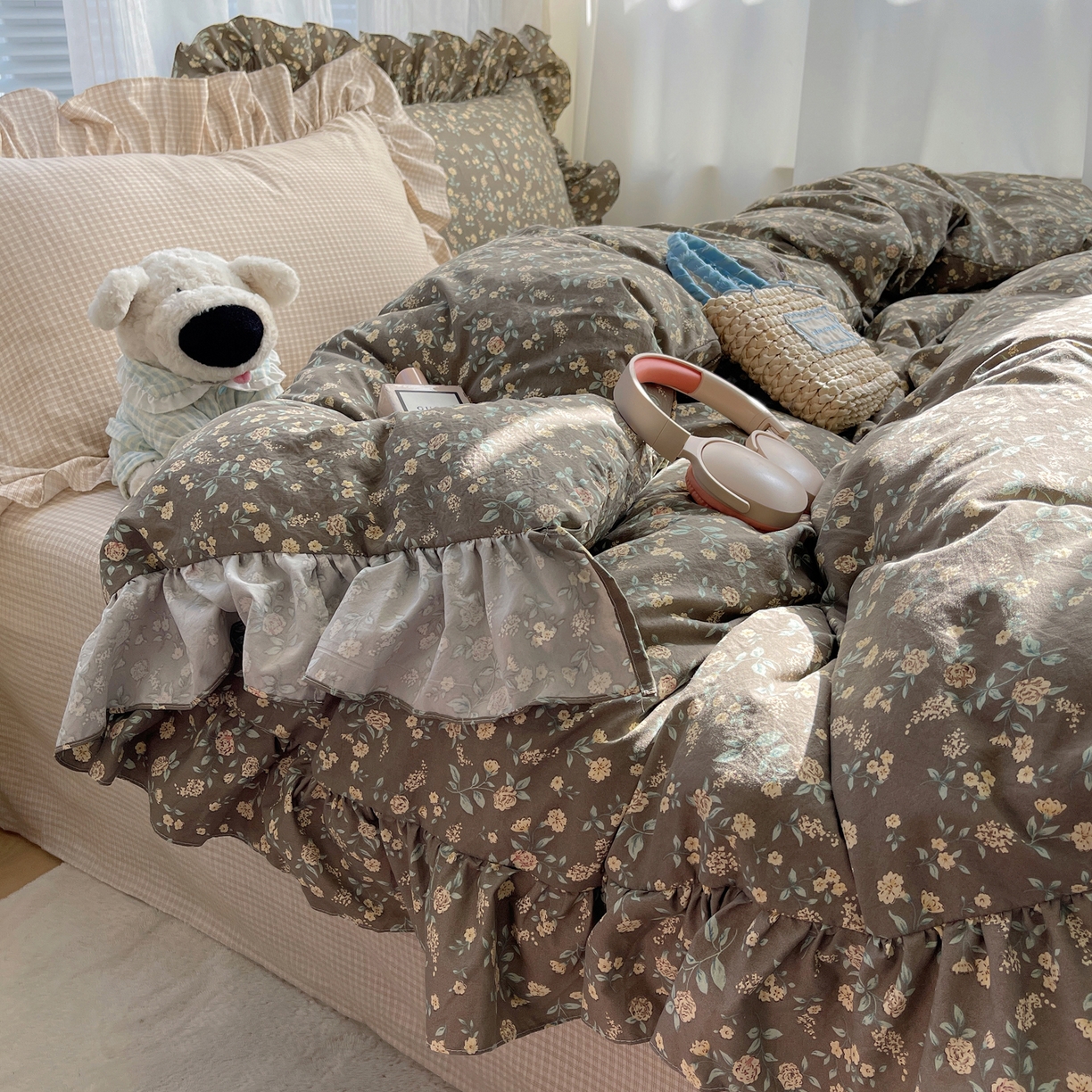 91家纺网 家纺一手货源 找家纺 三朵家纺 2026新款A类云柔水洗棉韩版法式花边云朵棉四件套 春夕集