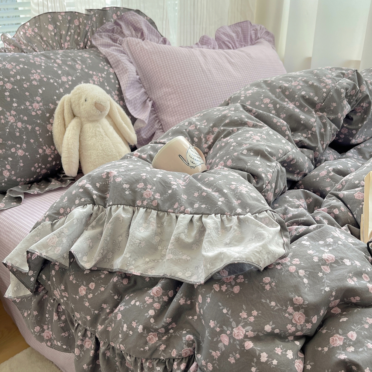 91家纺网 家纺一手货源 找家纺 三朵家纺 2026新款A类云柔水洗棉韩版法式花边云朵棉四件套 罗逸维绿