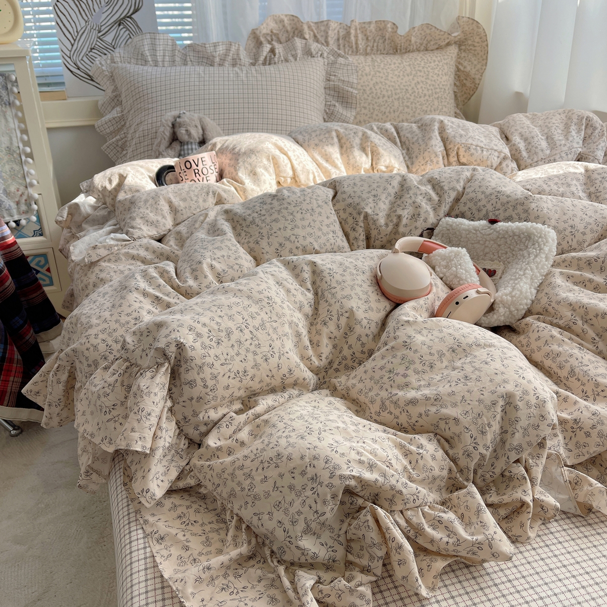 91家纺网 家纺一手货源 找家纺 三朵家纺 2026新款A类云柔水洗棉韩版法式花边云朵棉四件套 赫拉