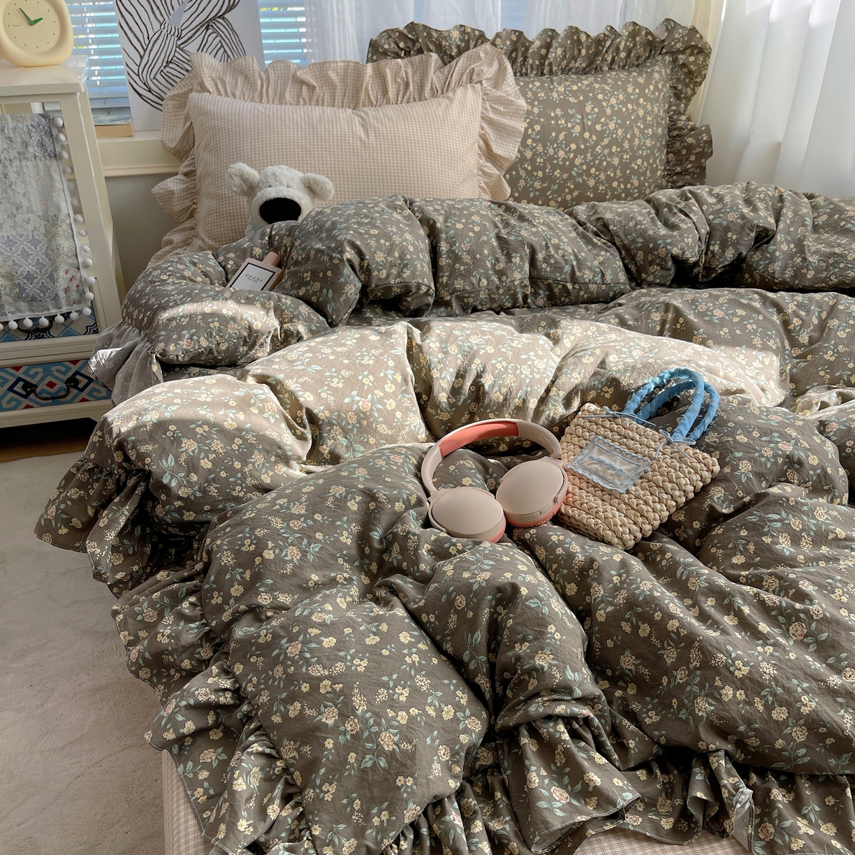 91家纺网 家纺一手货源 找家纺 三朵家纺 2026新款A类云柔水洗棉韩版法式花边云朵棉四件套 春夕集