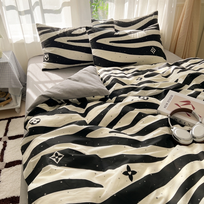 91家纺网 家纺一手货源 找家纺 曼之夏 2026新款全棉印花花卉四件套 英伦时尚