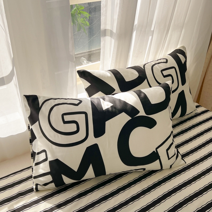 91家纺网 家纺一手货源 找家纺 曼之夏 2026新款全棉印花花卉四件套 字母游戏