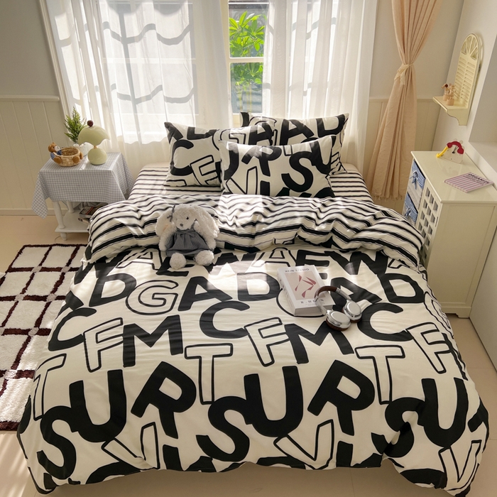 91家纺网 家纺一手货源 找家纺 曼之夏 2026新款全棉印花花卉四件套 字母游戏